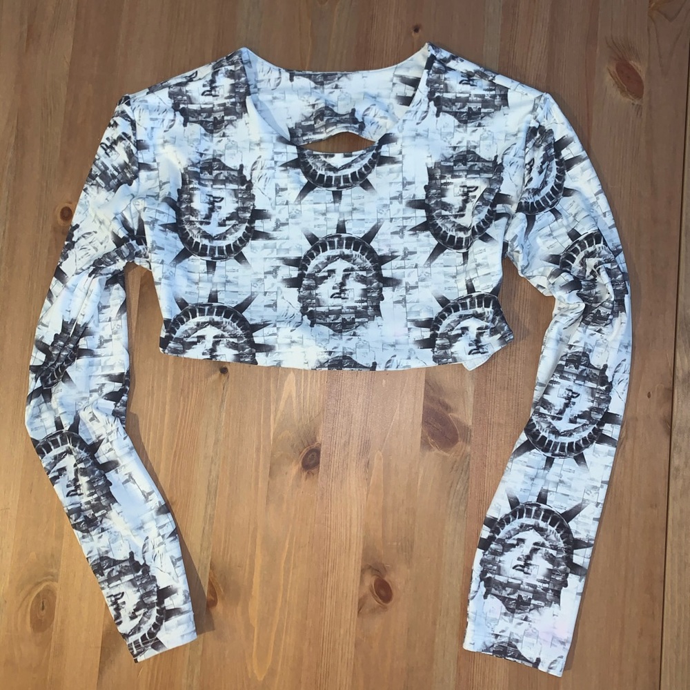Geebin Flores Statue of Liberty Leather crop top open back